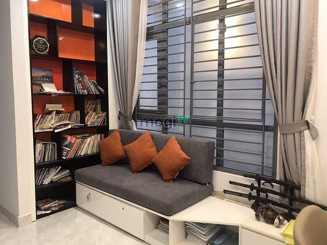 Hình ảnh Cho thuê nhà gần vòng xoay lăng cha cả, 100m2, 4PN