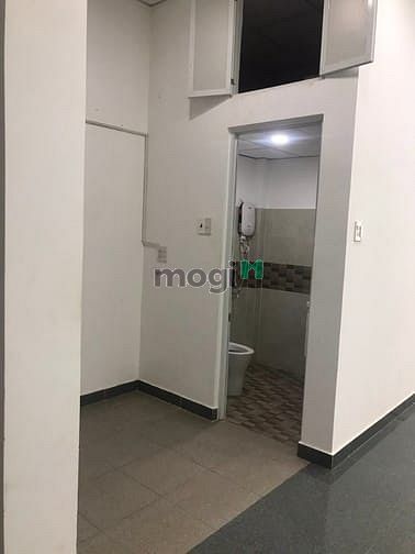 Hình ảnh Cho thuê nhà ctm8, tân bình, 5x21m, 1 trệt 1 lửng.
