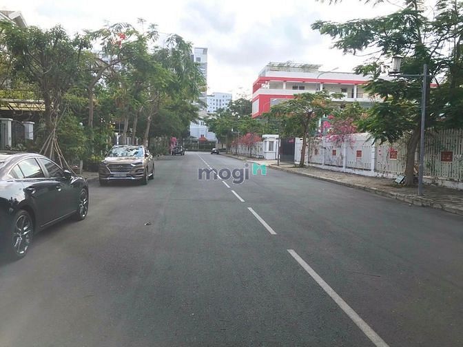 Hình ảnh Cho thuê biệt thự Phú Mỹ đường lớn, Q7