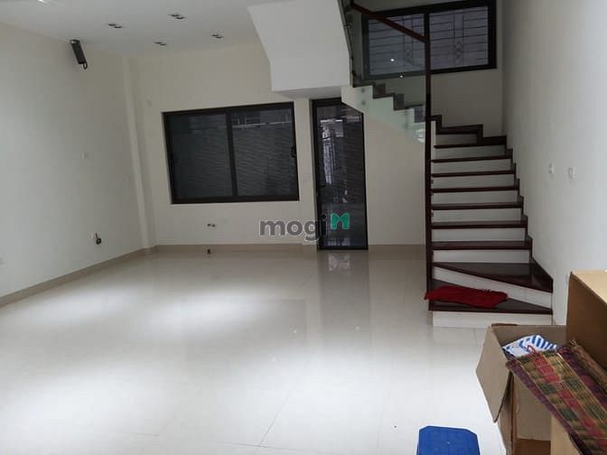 Hình ảnh Cho thuê nhà Đồng Me- Mễ Trì, sạch & đẹp, DT 50mx 5T, Tầng 1-2 thông s
