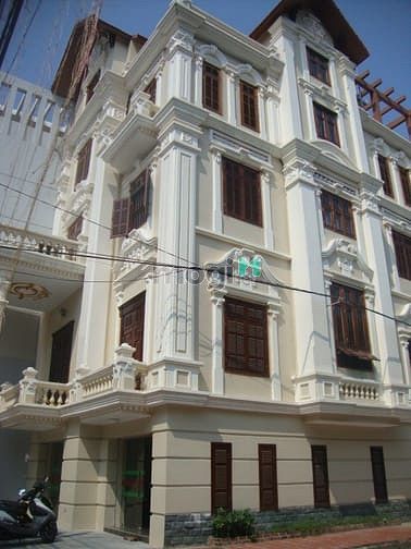 Hình ảnh Cho thuê Biệt Thự sân vườn phố Văn Cao full nội thất tiện nghi