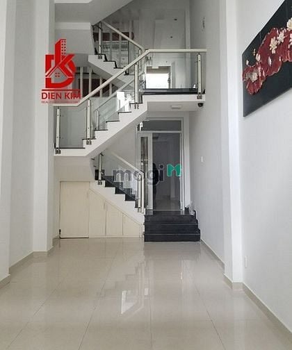 Hình ảnh Cho thuê nhà đường Đồng Đen quận Tân Bình 6x25m
