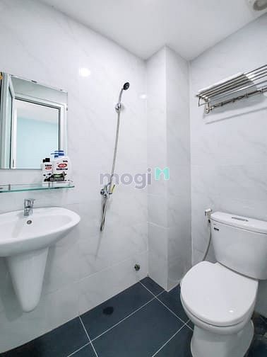 Hình ảnh Cho thuê nhà 2 mặt tiền 93C Phạm Văn Hai, p3, Quận Tân Bình