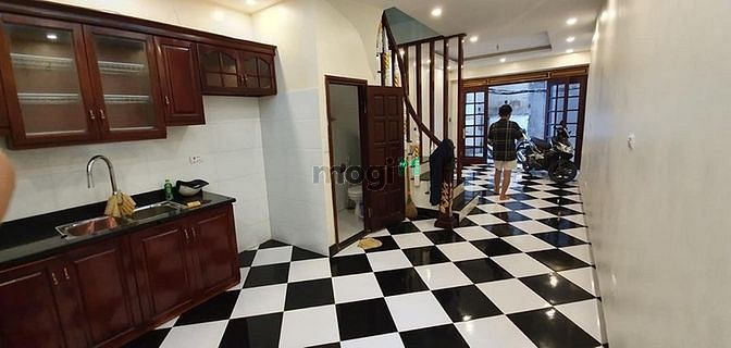Hình ảnh Bán nhà Phố Tây Sơn 36mx4T-Ba bước ra phố