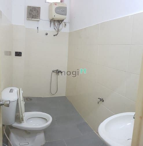 Hình ảnh Cho thuê nhà Sầm Sơn, Tân Bình, 5x20m, 1 trệt 3 lầu.