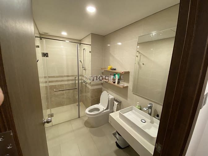 Hình ảnh Đang cần cho thuê chung cư Saigon Royal Residence, đường Bến Vân Đồn