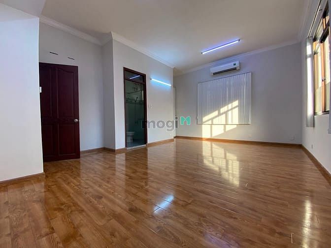 Hình ảnh B. thự TĐ sân rộng bao la 400m2 4PN - CHỈ 40TR - rẻ nhất quận 2