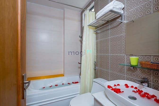 Hình ảnh Mb6623 nạp rút nhanh chóng 1PN, gần biển Mỹ Khê - A293
