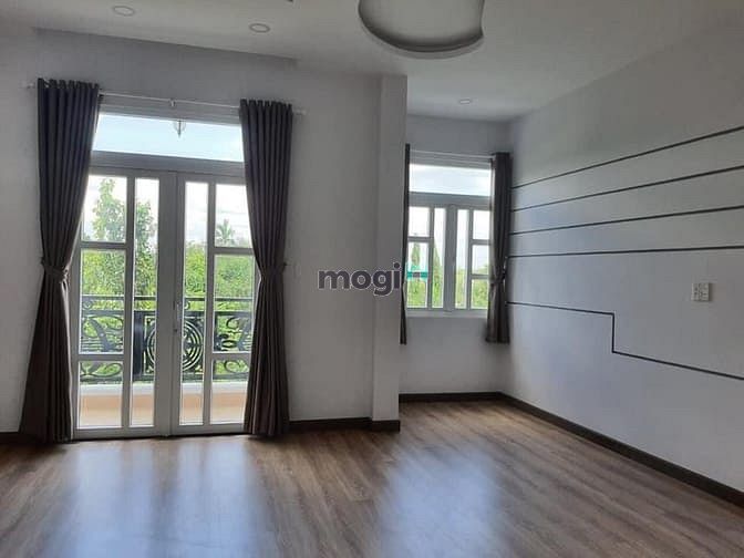 Hình ảnh Nhà cần cho thuê 662C Sư Vạn Hạnh, P10, Quận 10. DTSD 280m2