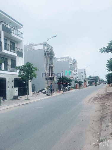 Hình ảnh Nhượng lại Nền Đất ngay Ngã Tư Bà Hom, 968 Quốc lộ 1A