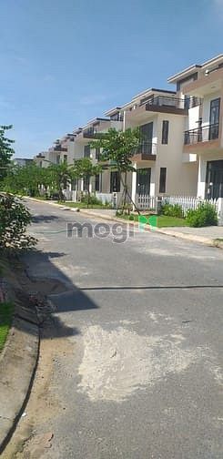 Hình ảnh Sang lại lô đất biệt thự 10x20=200m2 kế góc gầnAeon Bình tân