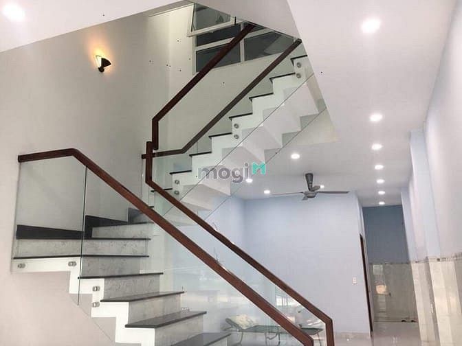 Hình ảnh Cho thuê nhà hxh Phan Văn Trị, Bình Thạnh, 4.6*16m, 1 trệt 2 lầu st.