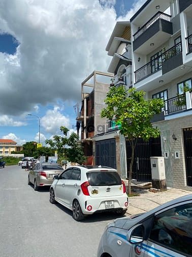 Hình ảnh Sang lại lô góc 8x16m thổ cư 100%, cách Aeon 10 phút