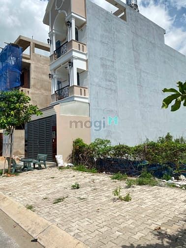 Hình ảnh Sang lại lô góc 8x16m thổ cư 100%, cách Aeon 10 phút