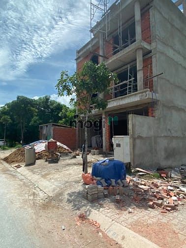 Hình ảnh Sang lại lô góc 8x16m thổ cư 100%, cách Aeon 10 phút