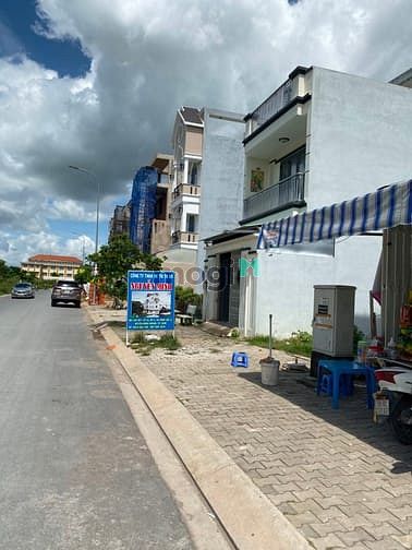 Hình ảnh Sang lại lô góc 8x16m thổ cư 100%, cách Aeon 10 phút