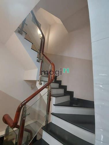 Hình ảnh 40 m2 Cách Mạng Tháng 8, 5 tầng mới toanh chỉ với 5.9 tỷ.