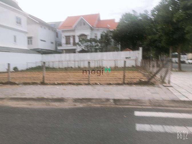 Hình ảnh Tìm chủ cho nền Biệt Thự Góc KDC Tên Lửa  diện tích 210m2