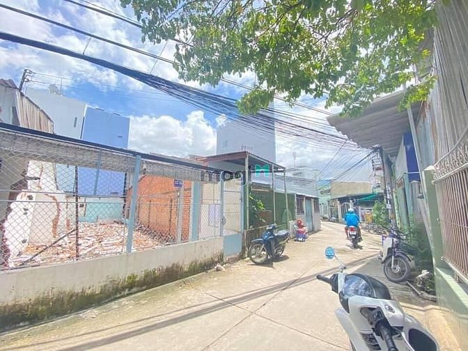 Hình ảnh bán nền dt 5.5 x 18 hẻm 137 hoàng văn thụ phường an cư quận ninh kiều