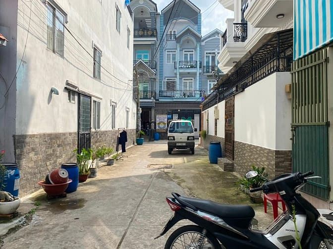 Hình ảnh Bán nhà hẻm Lê Văn Quới , BTĐA , Bình Tân , gần chợ , hẻm 5m