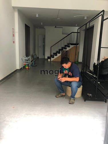 Hình ảnh Cho thuê nhà 1025A CMT8, P5, Tân Bình
