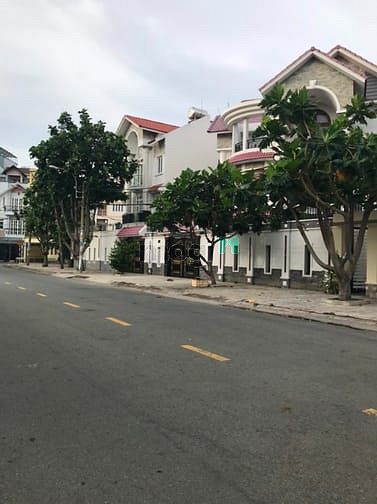Hình ảnh Vị Trí Thật - Giá Thật . Bán Lô Biệt Thự DT : 210m2 . Sổ Hồng Riêng