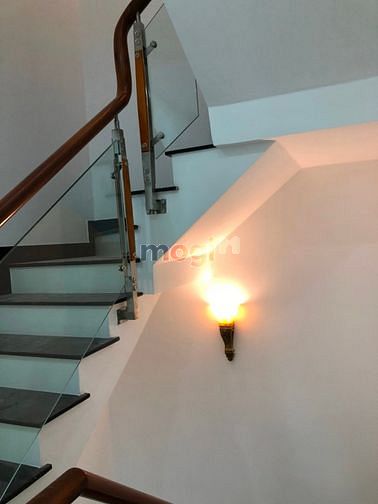 Hình ảnh Cho thuê 2MT Nguyễn Đình Chiểu, Q1, 8*10m
