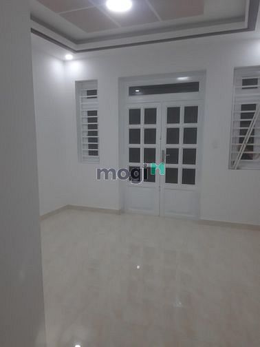 Hình ảnh Cho thuê nhà 4x10m, đường Phan Huy Ích p.14 Gò vấp.