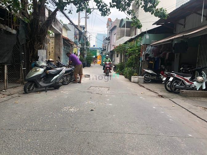 Hình ảnh Nhà bán 1/ đường số 8 , BHH , Bình Tân , hẻm 6m thông , sát bên AEON