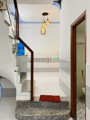 Hình ảnh Cho thuê nhà HẺM 8 MÉT 340C Hoàng Văn Thụ, P4, Q.Tân Bình