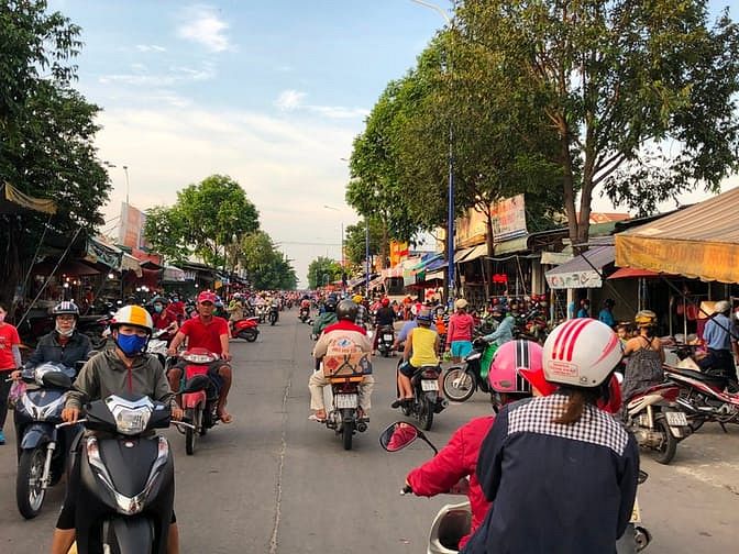 Hình ảnh Tôi cần bán gấp dãy trọ và lô đất 300m2 liền kề khu chợ dân sinh, SHR