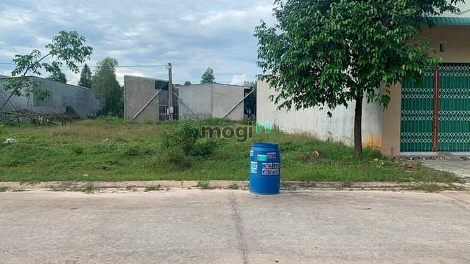 Hình ảnh Tôi cần bán gấp dãy trọ và lô đất 300m2 liền kề khu chợ dân sinh, SHR