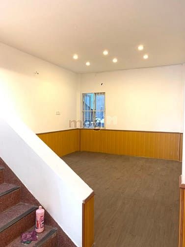 Hình ảnh cho thuê nhà nguyên căn 68A Hoàng Việt, P4, Tân Bình. dtsd 300m2