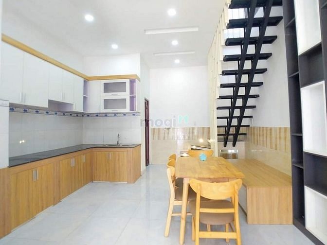 Hình ảnh Cho thuê nhà Hẽm Xe Hơi 258c cách mạng tháng 8 quận 3