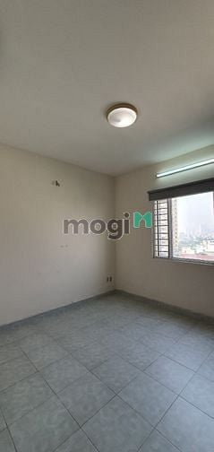 Hình ảnh Cho thuê CHCC Khánh Hội 2, Quận 4, 2PN,NT cơ bản, bancol lớn,nhà đẹp