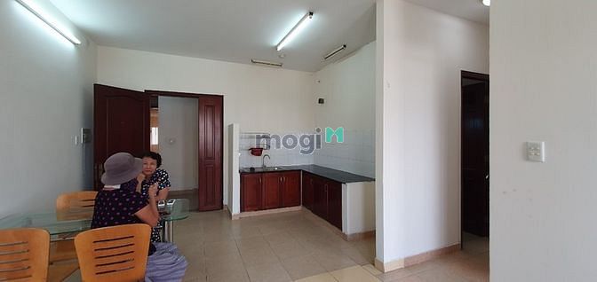 Hình ảnh Cho thuê CHCC Khánh Hội 2, Quận 4, 2PN,NT cơ bản, bancol lớn,nhà đẹp