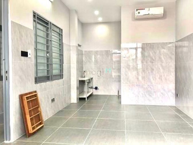 Hình ảnh Phòng sẵn máy lạnh sau Gigamall