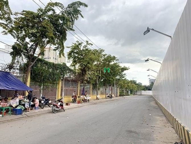 Hình ảnh Bán Gấp Lô Đất Thổ Cư Mặt Tiền ĐS Lý Phục Man, P.BT, Quận 7