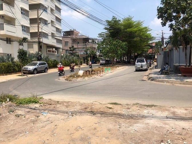 Hình ảnh Bán nền đất Biệt Thự ngay UBND Quận 9 ( ngang 12,6 x20m )