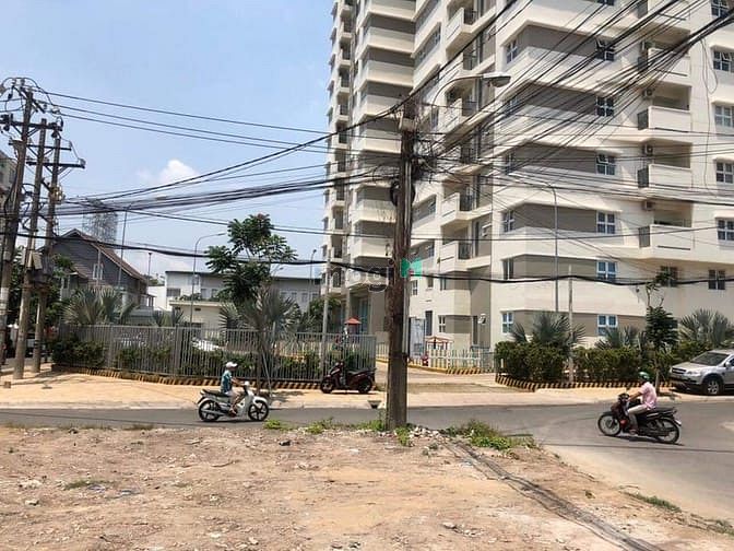 Hình ảnh Bán nền đất Biệt Thự ngay UBND Quận 9 ( ngang 12,6 x20m )