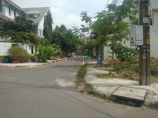 Hình ảnh Bán nền đất Biệt Thự ngay UBND Quận 9 ( ngang 12,6 x20m )