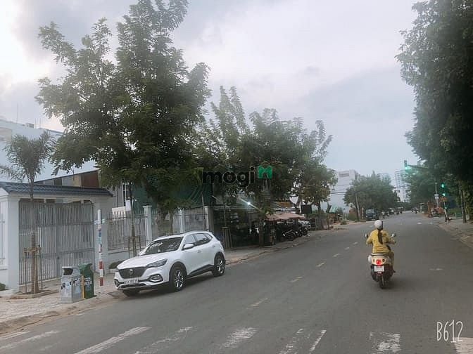 Hình ảnh Tôi cần bán nhanh Nền Đất ngay siêu thị - Rẻ hơn giá khu vực 20%