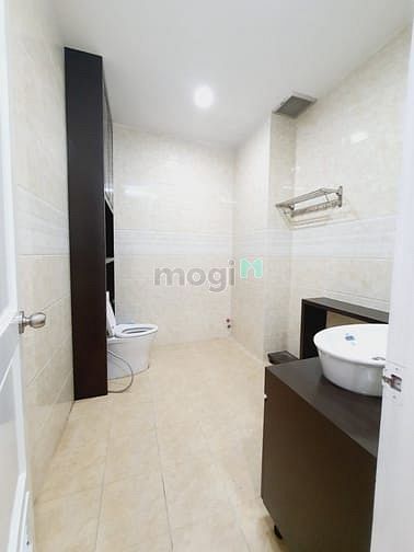 Hình ảnh Cho thuê nhà 702A3 Sư Vạn Hạnh p10 quận 10
