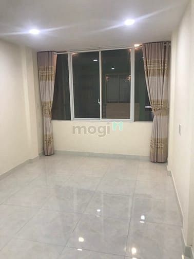 Hình ảnh Cho thuê nhà 450 Cách Mạng Tháng Tám, phường 11, quận 3