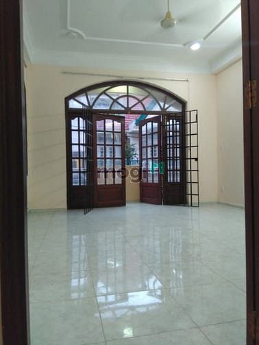 Hình ảnh Cho thuê nhà 450 Cách Mạng Tháng Tám, phường 11, quận 3