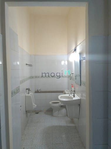 Hình ảnh Cho thuê nhà 450 Cách Mạng Tháng Tám, phường 11, quận 3