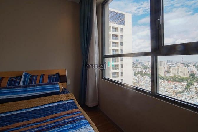 Hình ảnh Cho thuê chung cư The Gold View Q4, 2PN, 90m2, view hồ bơi, tầng cao