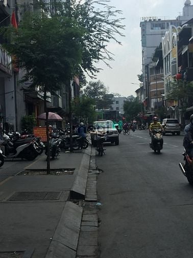 Hình ảnh Cho thuê khách sạn đường Đề Thám, Quận 1 có 24 phòng full nội thất KD.