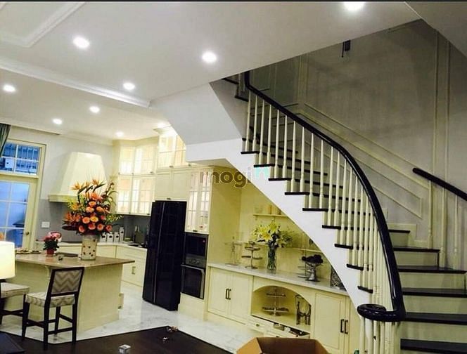 Hình ảnh Cho thuê biệt thự Mỹ Giang, Phú Mỹ Hưng, Quận 7, giá 30 triệu/tháng.