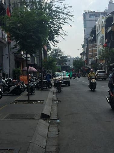 Hình ảnh Cho thuê khách sạn đường Đề Thám, Quận 1 có 24 phòng full nội thất KD.